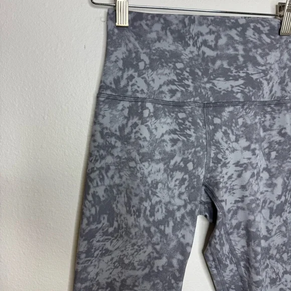 Lululemon 21" Summer Shade Ice Grey Multi Align Crop Leggings - Picture 3 of 6